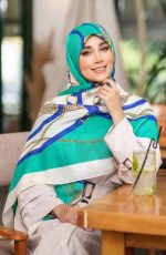 روسری رنگی طرح دار نخی کد 1900