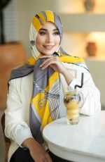 روسری رنگی طرح دار نخی کد 1885 - Image 4