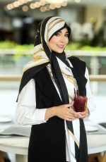 روسری رنگی طرح دار نخی کد 1885 - Image 3