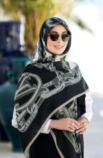 روسری رنگی طرح دار نخی کد 1944