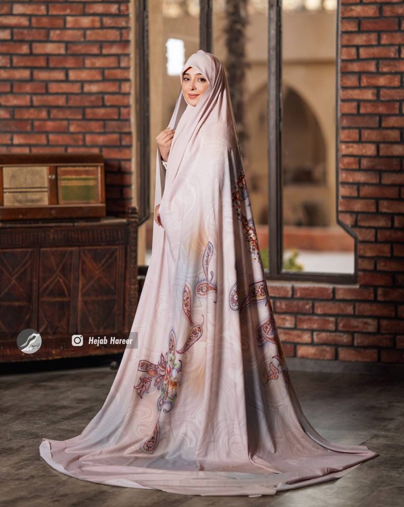 10000-3 چادر رنگی کرپ کلارنز کد 7083 - Image 1