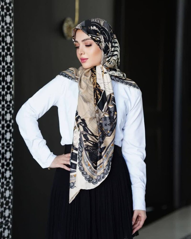 2075 روسری رنگی طرح دار ابریشم تویل کد 2074 - Image 1