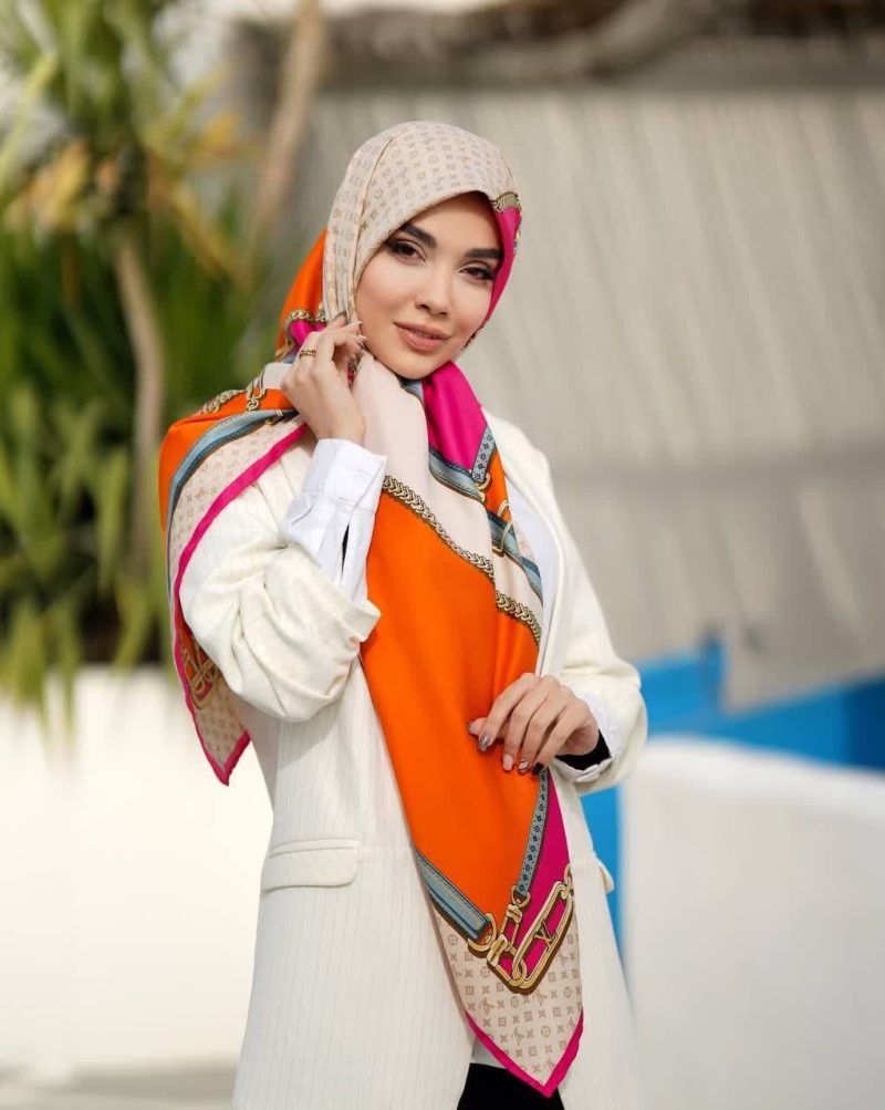 روسری رنگی طرح دار ابریشم تویل کد 2037 - Image 1