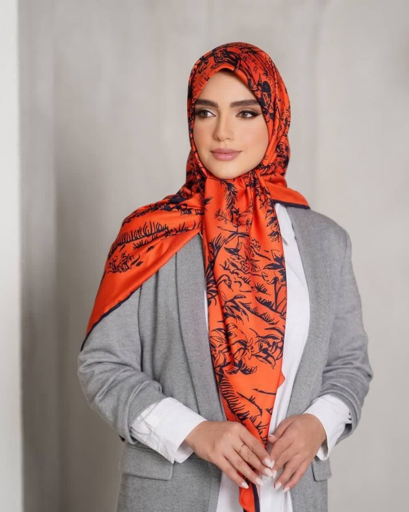 روسری رنگی طرح دار ابریشم تویل کد 2040 - Image 1