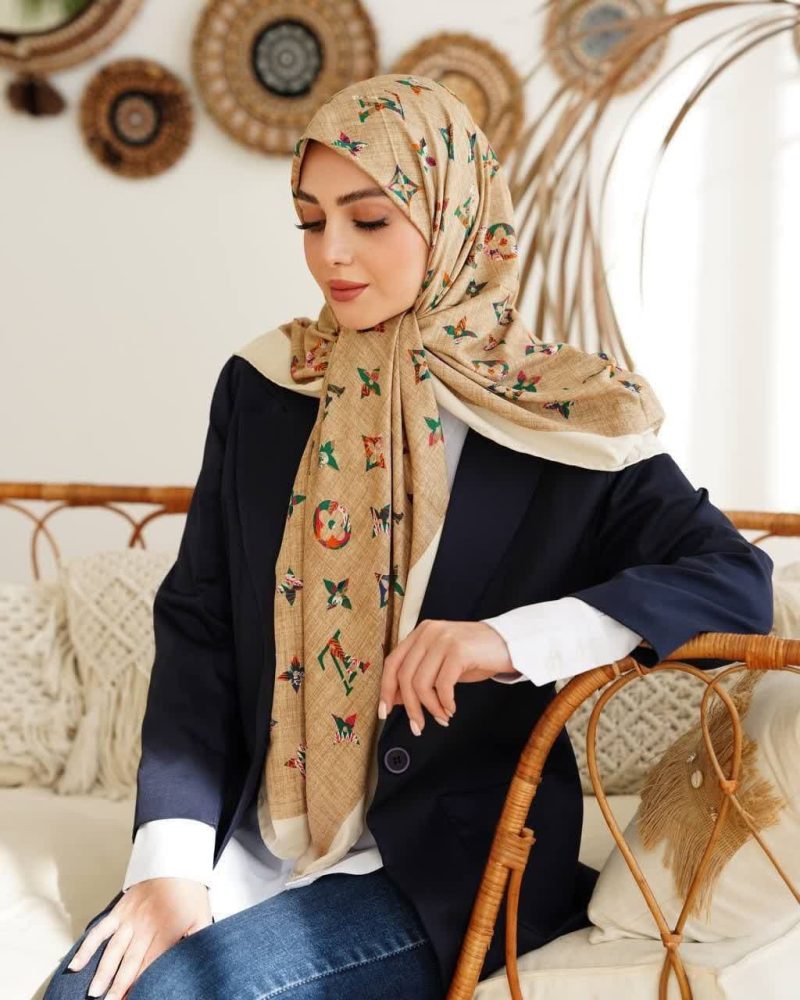 روسری رنگی طرح دار ابریشم تویل کد 2068 - Image 1