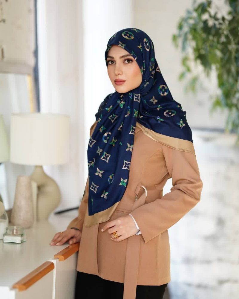 روسری رنگی طرح دار ابریشم تویل کد 2066 - Image 1