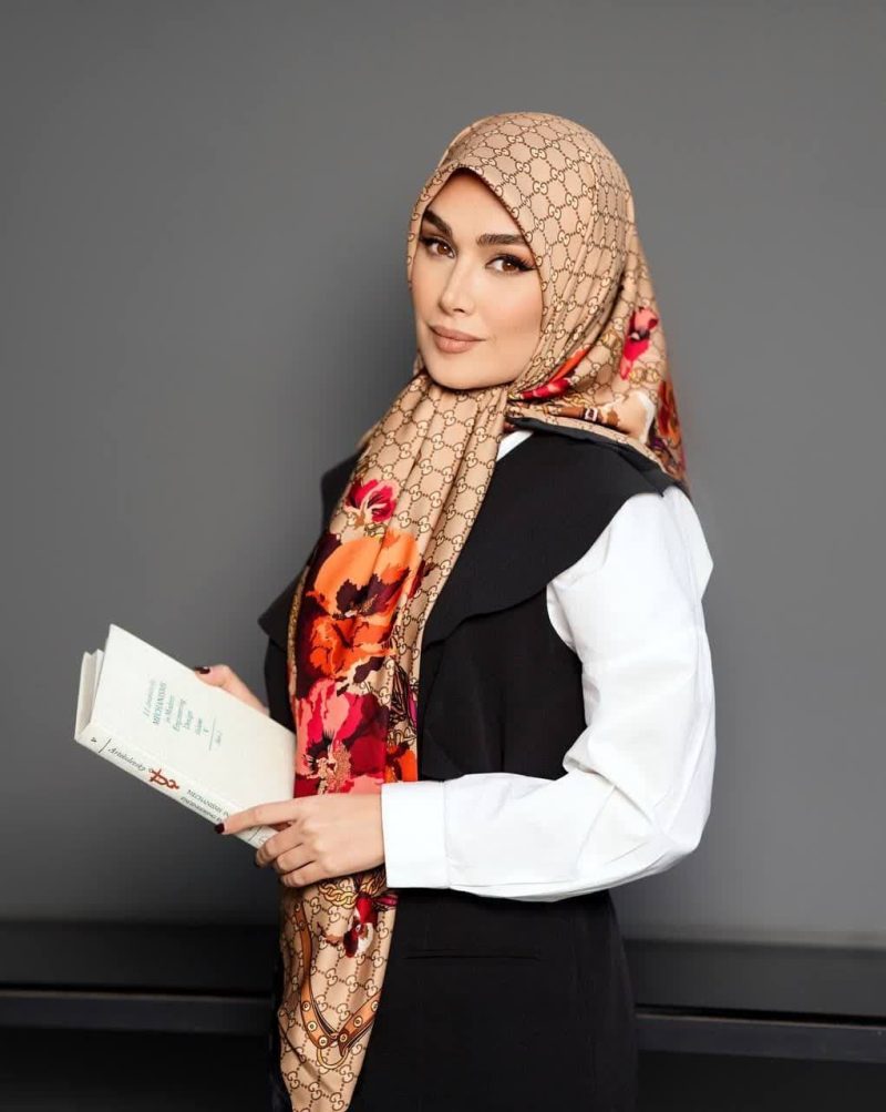 2109 روسری رنگی طرح دار ابریشم تویل کد 2111 - Image 1