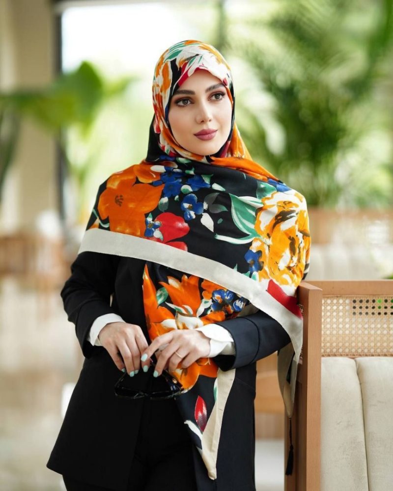 روسری نخی گُلدار کد 26149 - Image 1