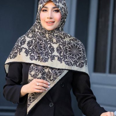 روسری نخی اسپان منگوله دار کد 26225