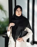 روسری مشکی کار شده کد 2959 - Image 2