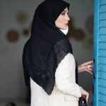 روسری مشکی کار شده کد 2960