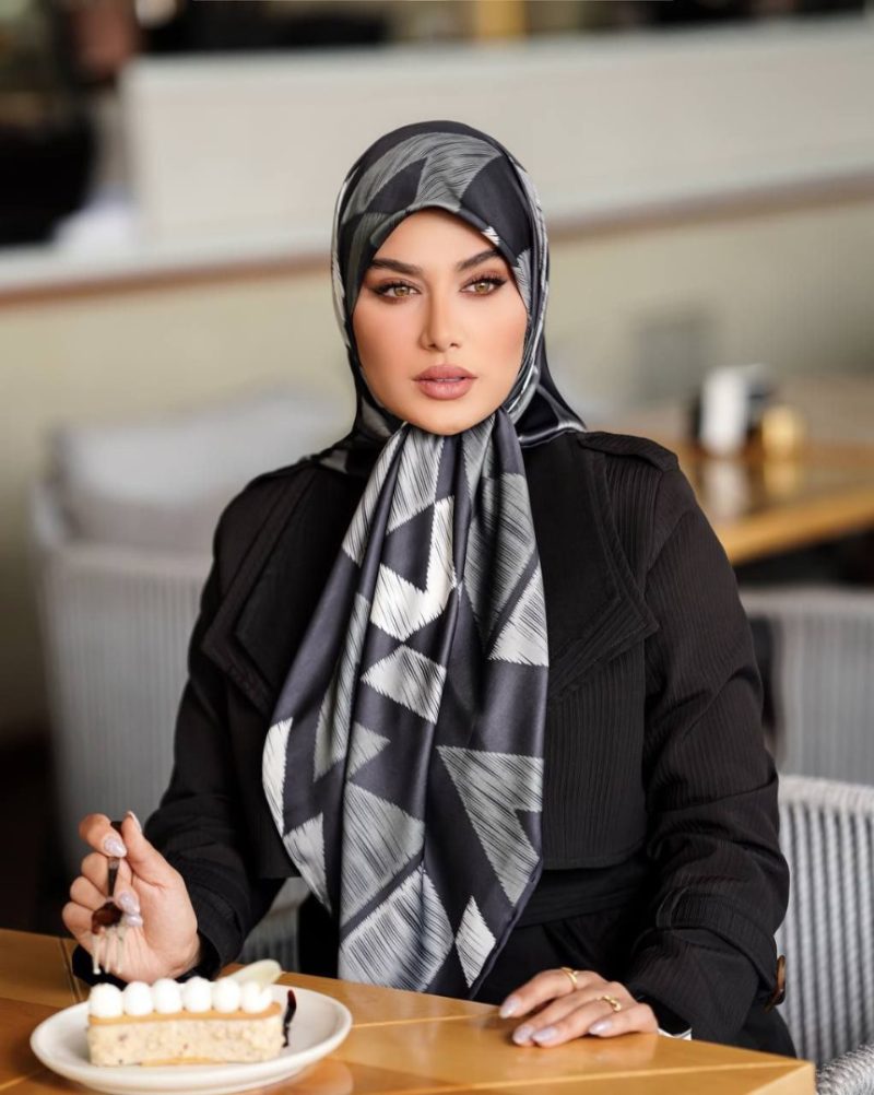 روسری رنگی طرح دار کد 6679 - Image 1