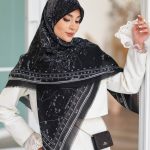 روسری رنگی طرح دار کد 6885