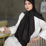 روسری مشکی طرح دار کد 9528